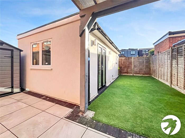 1 Bedroom Studio To Rent In Patterdale Road, Dartford, Kent, DA2