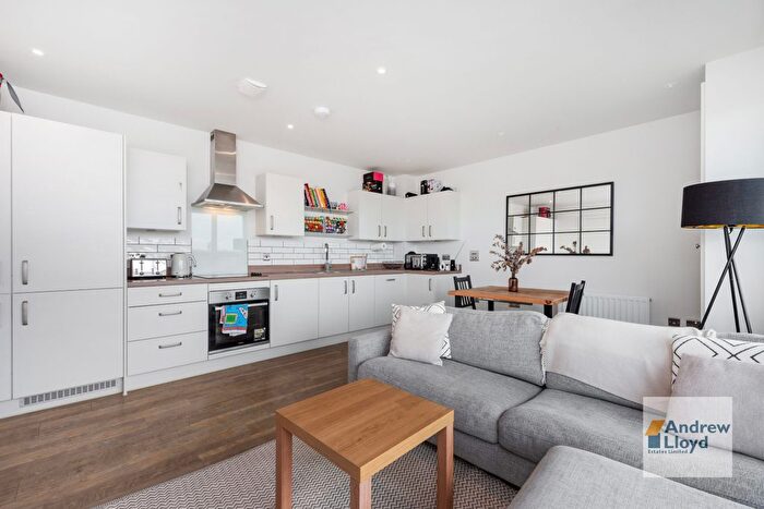1 Bedroom Flat For Sale In Bedroom Flat – Station Road, New Southgate, N11