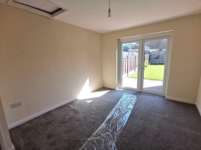 2 Bedroom Semi-Detached Bungalow For Sale In Hoghton Road Leyand, Leyland, PR25