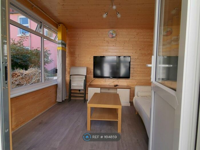 6 Bedroom End Of Terrace House To Rent In Inverness Road, Brighton, BN2