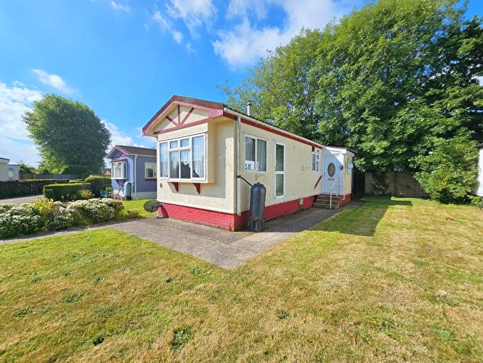 2 Bedroom Park Home For Sale In Dando Road, Denmead, PO7