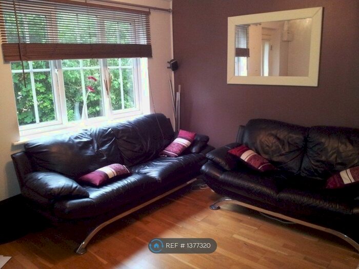 1 Bedroom Maisonette To Rent In Wharfdale Square, Tovil, ME15