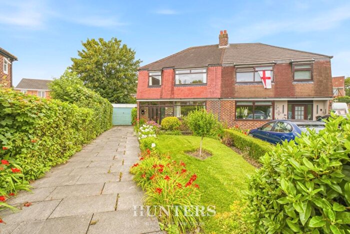 3 Bedroom Semi-Detached House For Sale In Pennine Close, Blackley, Manchester, M9