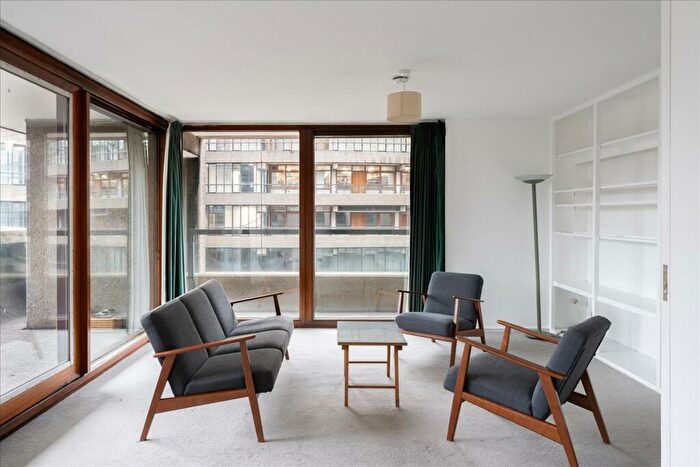 4 Bedroom Apartment To Rent In Cromwell Tower, Barbican, London, EC2Y