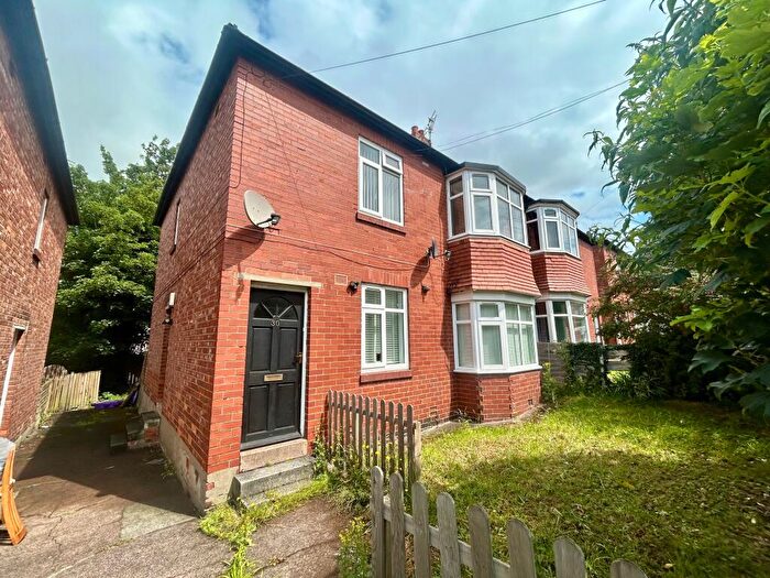 3 Bedroom Flat To Rent In Bavington Drive, Fenham, Newcastle Upon Tyne, NE5