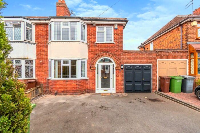 3 Bedroom Semi-Detached House To Rent In Fancourt Avenue, Wolverhampton, West Midlands, WV4