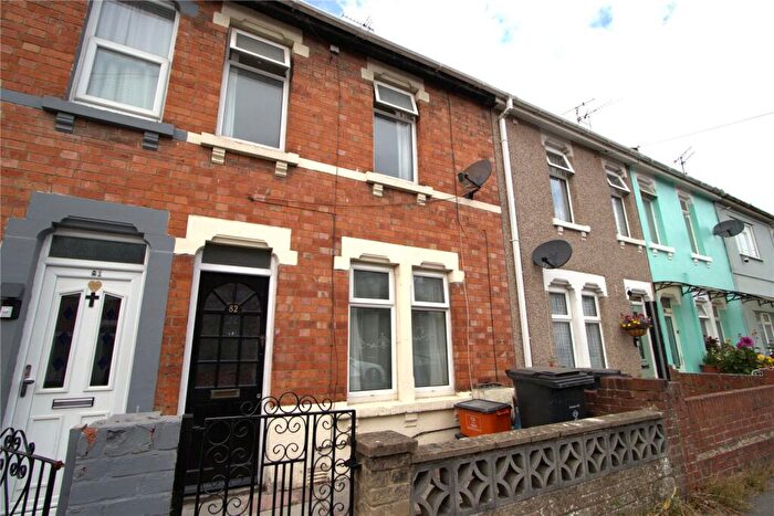 2 Bedroom Terraced House To Rent In Salisbury Street, Swindon, Wiltshire, SN1