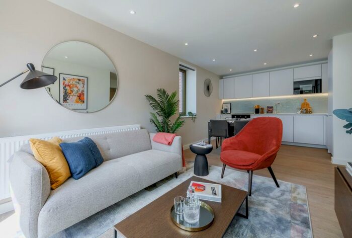 3 Bedroom Apartment To Rent In Weldale Street, Reading, RG1