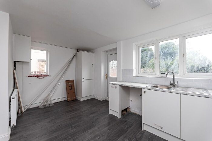 2 Bedroom Semi-detached House For Sale In Elmete Road, Castleford, WF10