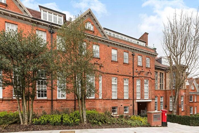 2 Bedroom Flat To Rent In Kidderpore Avenue, London, NW3