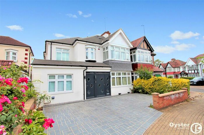 1 Bedroom Apartment To Rent In Kingsway, Wembley, HA9