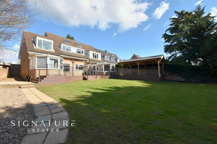 4 Bedroom Detached House To Rent In Fernhills, Hunton Bridge, Kings Langley, WD4