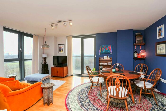 2 Bedroom Flat To Rent In Emerald Apartments, Hackney E9