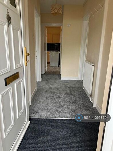 2 Bedroom Flat To Rent In Maes Y Glyn, Llandeilo, SA19