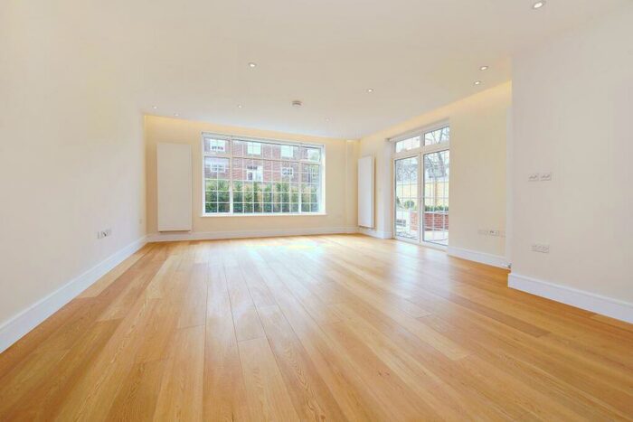 2 Bedroom Flat To Rent In Sandwell Court, Beechcroft Avenue, Golders Green, London, NW11