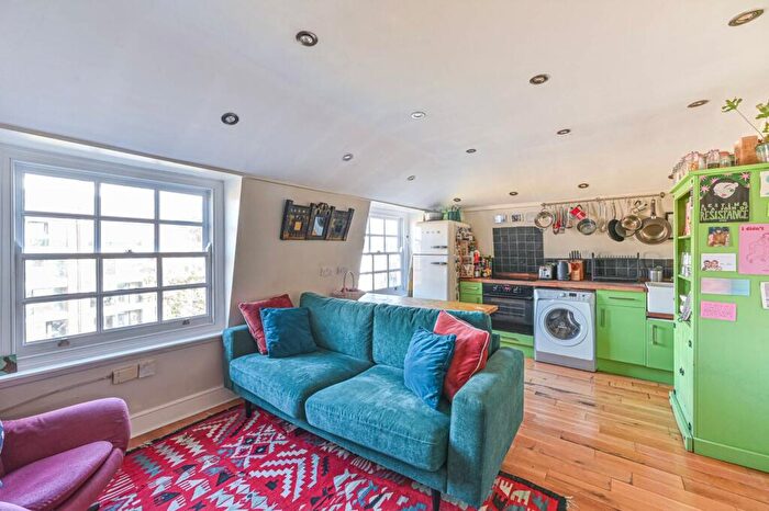 2 Bedroom Flat For Sale In Queens Road, Peckham, London, SE15