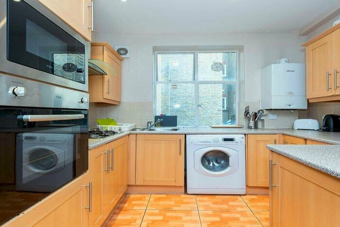 2 Bedroom Flat To Rent In Cranleigh Street, Camden, NW1