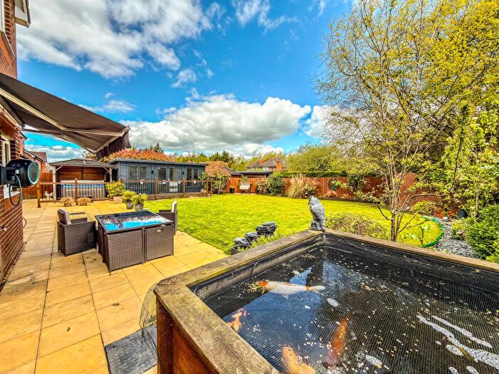 4 Bedroom Detached House For Sale In Jupiter Close, Blunsdon, Swindon, SN26