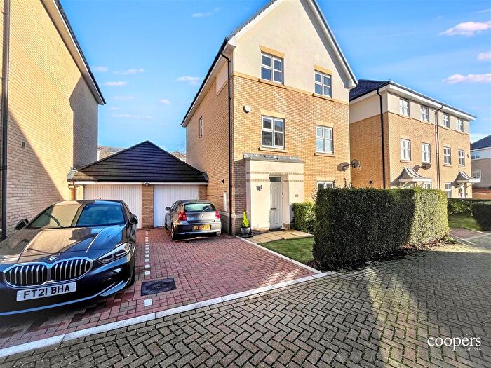 4 Bedroom Detached House To Rent In Cunningham Drive, Ickenham, UB10