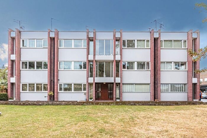 2 Bedroom Flat For Sale In Station Road, Birchington, Kent, CT7