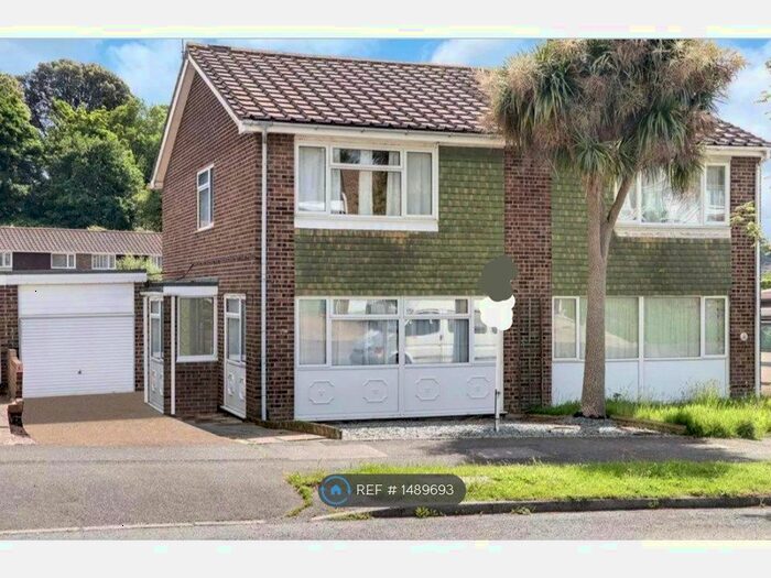 3 Bedroom Semi-Detached House To Rent In Enbrook Valley, Folkestone, CT20