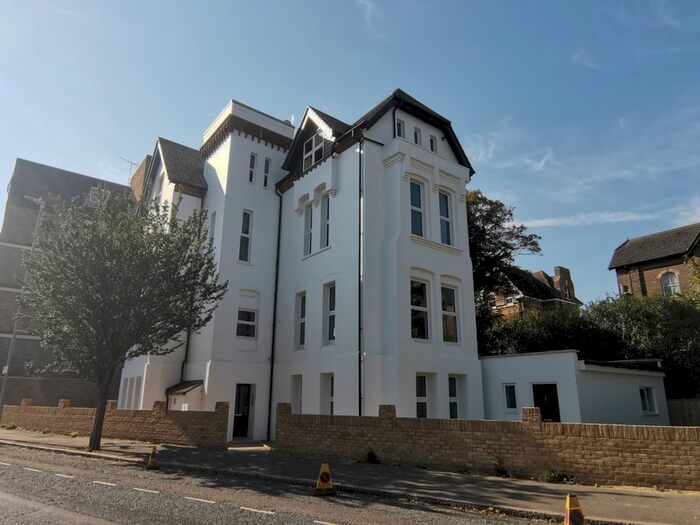 1 Bedroom Flat To Rent In Cheriton Gardens, Folkestone, CT20