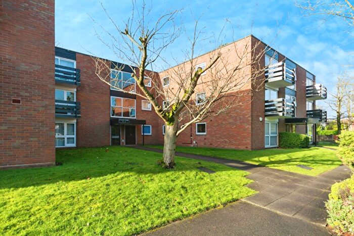 1 Bedroom Flat For Sale In Wake Green Park, Birmingham, West Midlands, B13