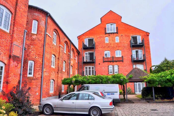2 Bedroom Apartment To Rent In Brew Tower Barley Way, Marlow, SL7