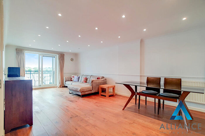 2 Bedroom Apartment For Sale In Victoria Wharf Narrow Street Limehouse, London, E14