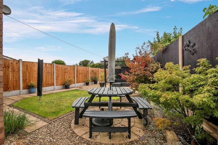 3 Bedroom Semi-Detached House For Sale In St. Marys Close, Kempsey, Worcester, WR5