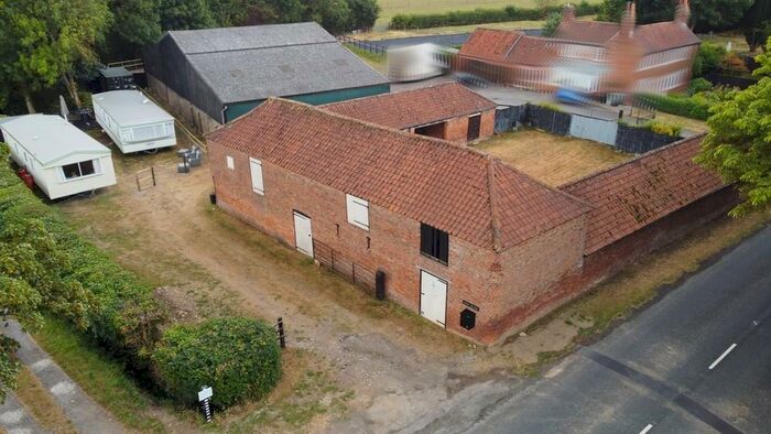 4 Bedroom Barn For Sale In Main Road, South Reston, LN11