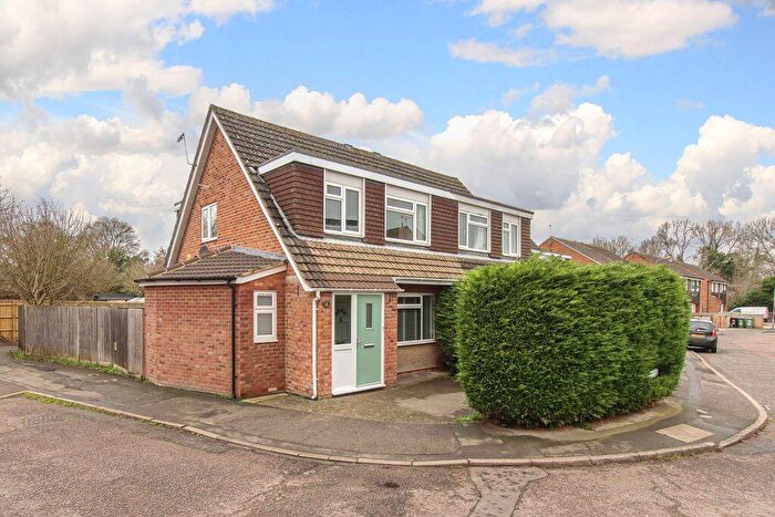 3 Bedroom Semi Detached House For Sale In Yorke Close, Aston Clinton, HP22