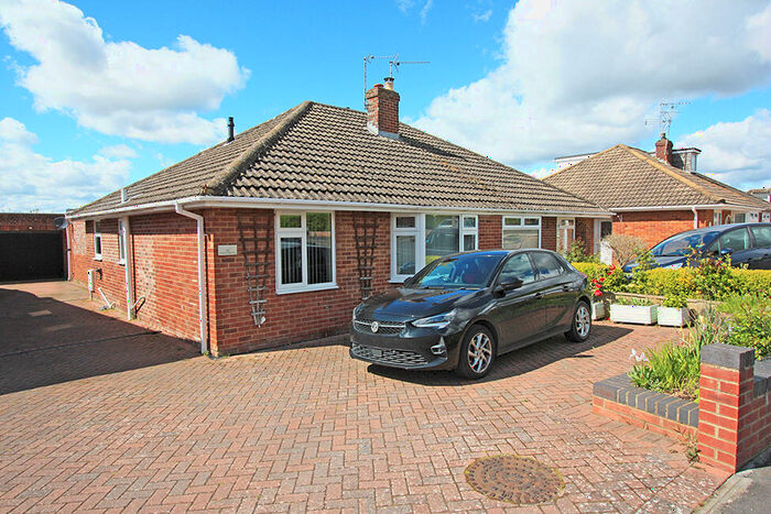 2 Bedroom Semi-Detached Bungalow For Sale In Folly Drive, SN6