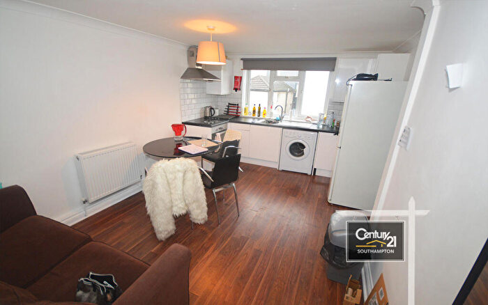 2 Bedroom Flat To Rent In |Ref: |, Lyon Street, Southampton, SO14