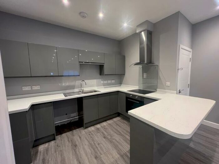 2 Bedroom Apartment To Rent In East Street, Southampton, SO14