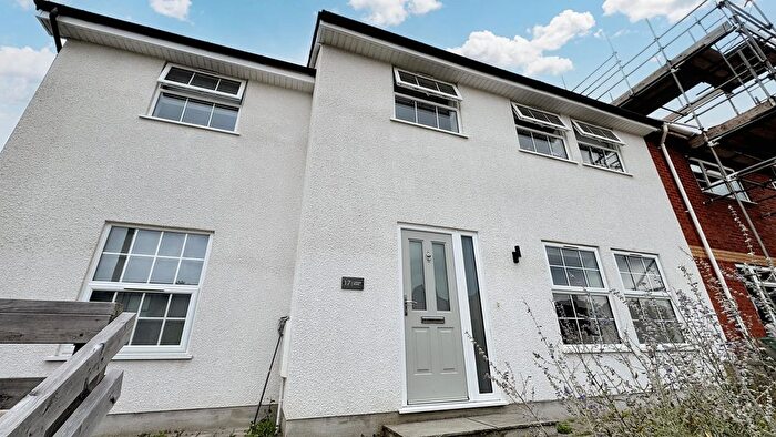 7 Bedroom Semi-Detached House To Rent In Crome Road, Bristol, Yq, Gb, BS7