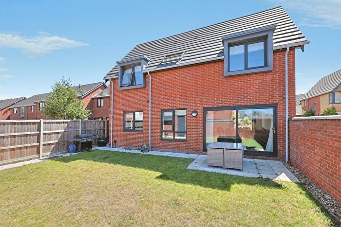 3 Bedroom Detached House For Sale In Goodson Road, Norwich, NR7