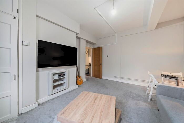 1 Bedroom Flat To Rent In Druid Street, Tower Bridge, SE1