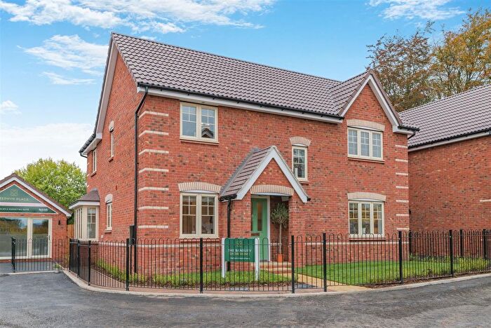 4 Bedroom Detached House For Sale In Zephyr Place, Devizes, SN10