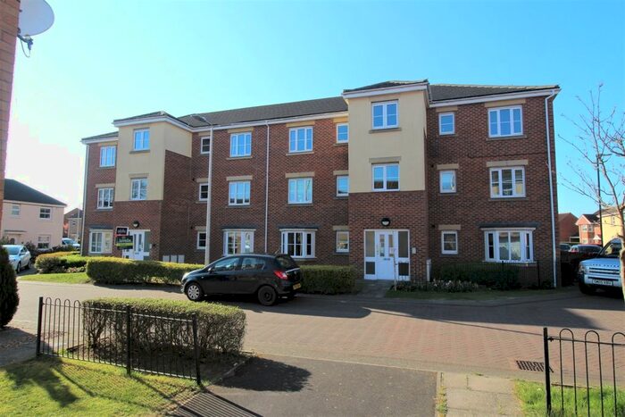 1 Bedroom Flat To Rent In Pennistone Place, Scartho Top, Grimsby, South Humberside, DN33