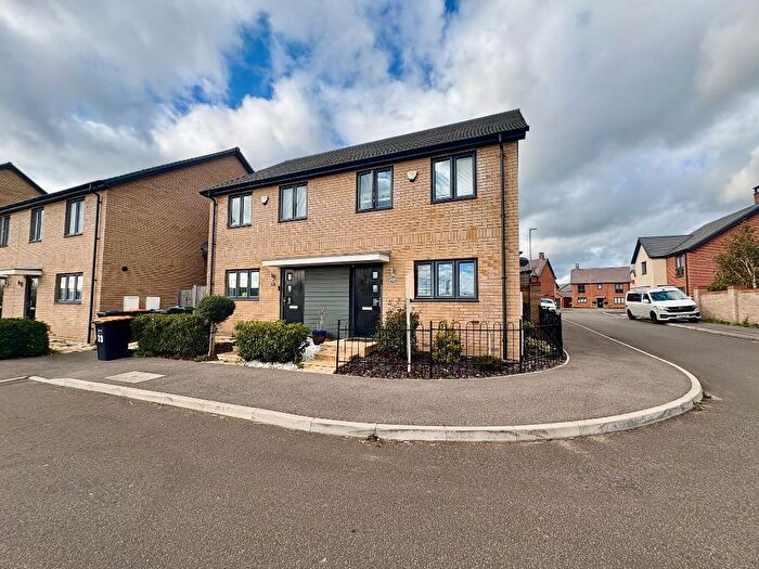 2 Bedroom Semi Detached House For Sale In Claudia Close, Houghton Regis, LU5