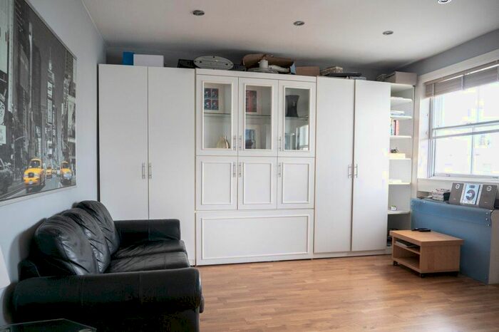 Studio To Rent In Pinehurst Court, Colville Gardens, Notting Hill, London, Kensington &amp; Chelsea, W11