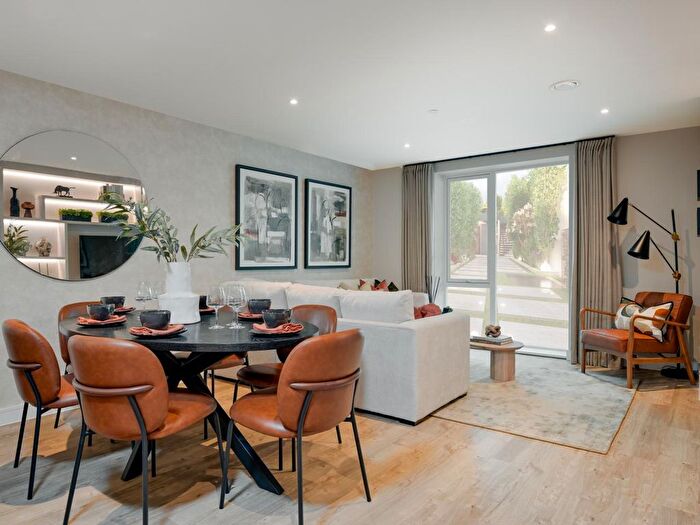 2 Bedroom Flat For Sale In College Road, Clifton, BS8
