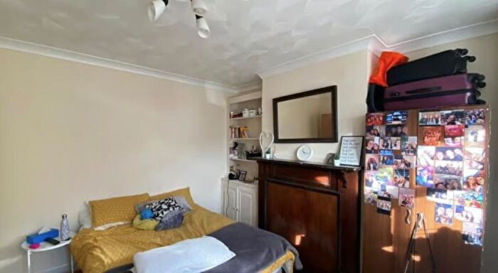 7 Bedroom House To Rent In Merton Road, Southampton, SO17