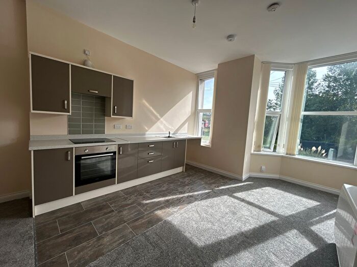1 Bedroom Flat To Rent In Carmarthen Road, Swansea, SA5