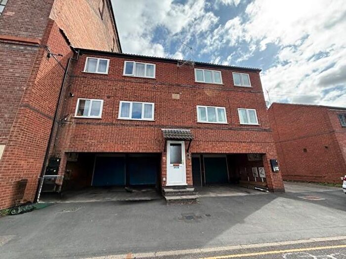 2 Bedroom Flat To Rent In Victoria Court, Park Street, Lenton, NG7