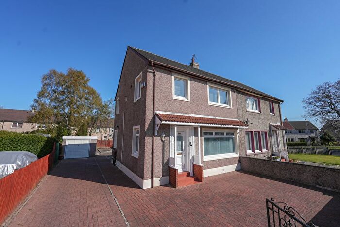 3 Bedroom Semi-Detached House For Sale In St. Brides Avenue, Uddingston, G71