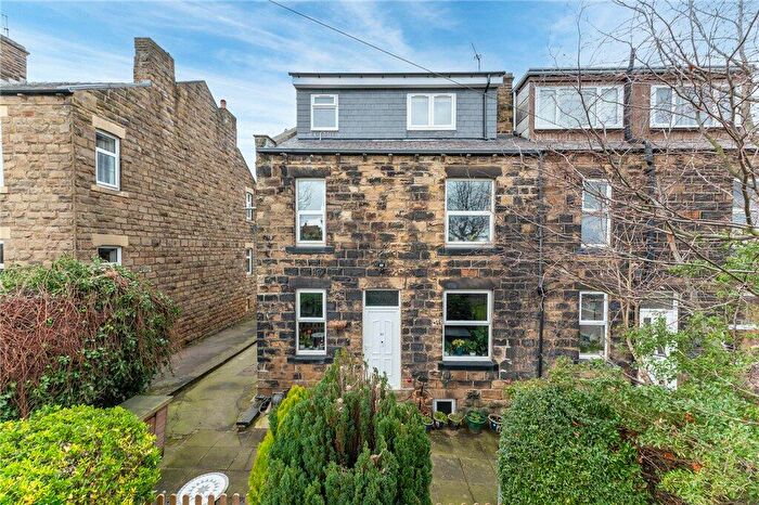 3 Bedroom End Of Terrace House For Sale In Zoar Street, Morley, Leeds, West Yorkshire, LS27