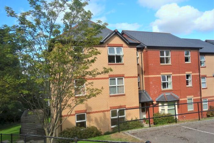 2 Bedroom Flat To Rent In Llys Yr Eglwys, St. Augustines Road, Penarth, CF64