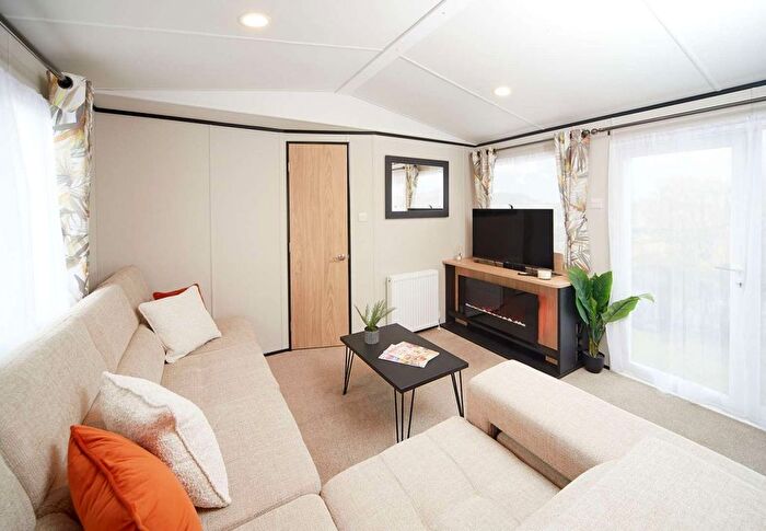 2 Bedroom Mobile/park Home For Sale In Lancashire, PR9